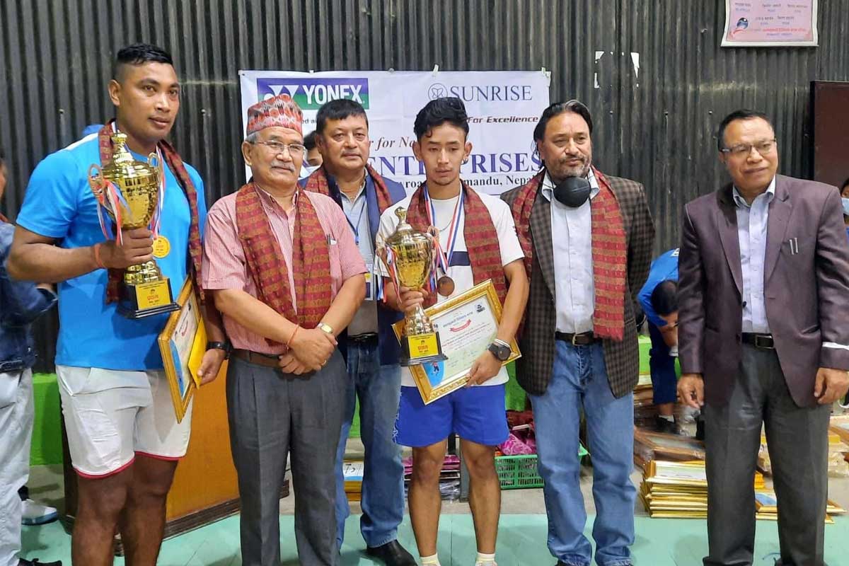 पविन र सुरोजको जोडीलाई उपाधि