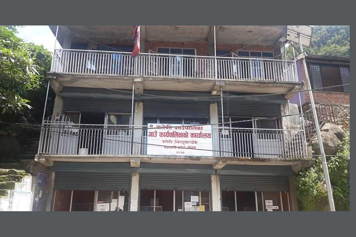 छोरी जन्माउनेलाई नगदसहित सम्मान