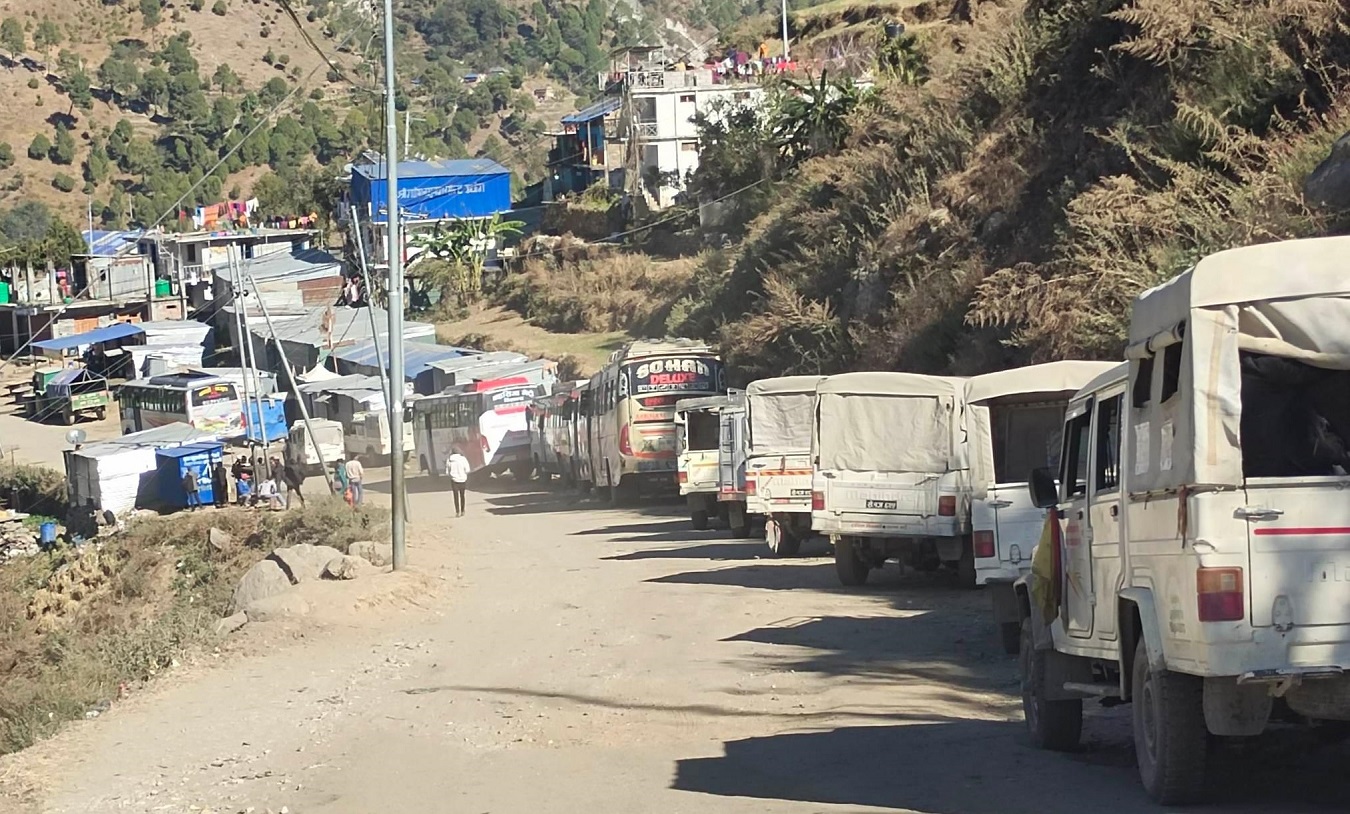 अनेरास्ववियुका नेता अयडीको हत्या विरोधमा बाजुरामा यातायात सेवा बन्द
