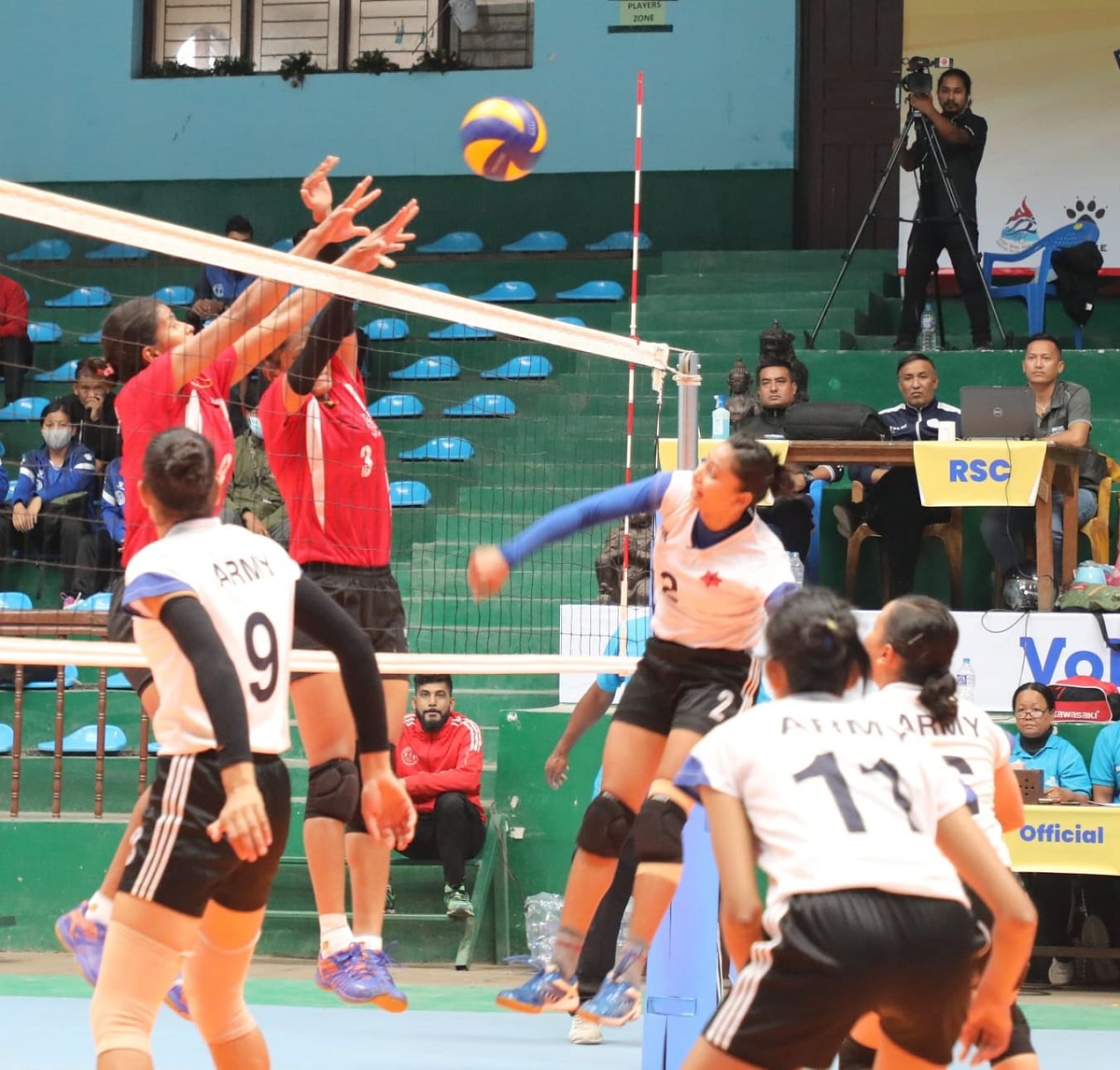 पुलिसलाई सोझो सेटमा हराउँदै आर्मी तेस्रो