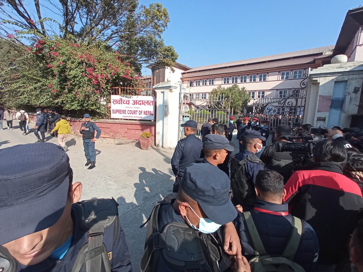 चोलेन्द्रलाई 'क्लिन चिट' दिएपछि संसद् सचिवालयलाई सर्वोच्चका ६ प्रश्न
