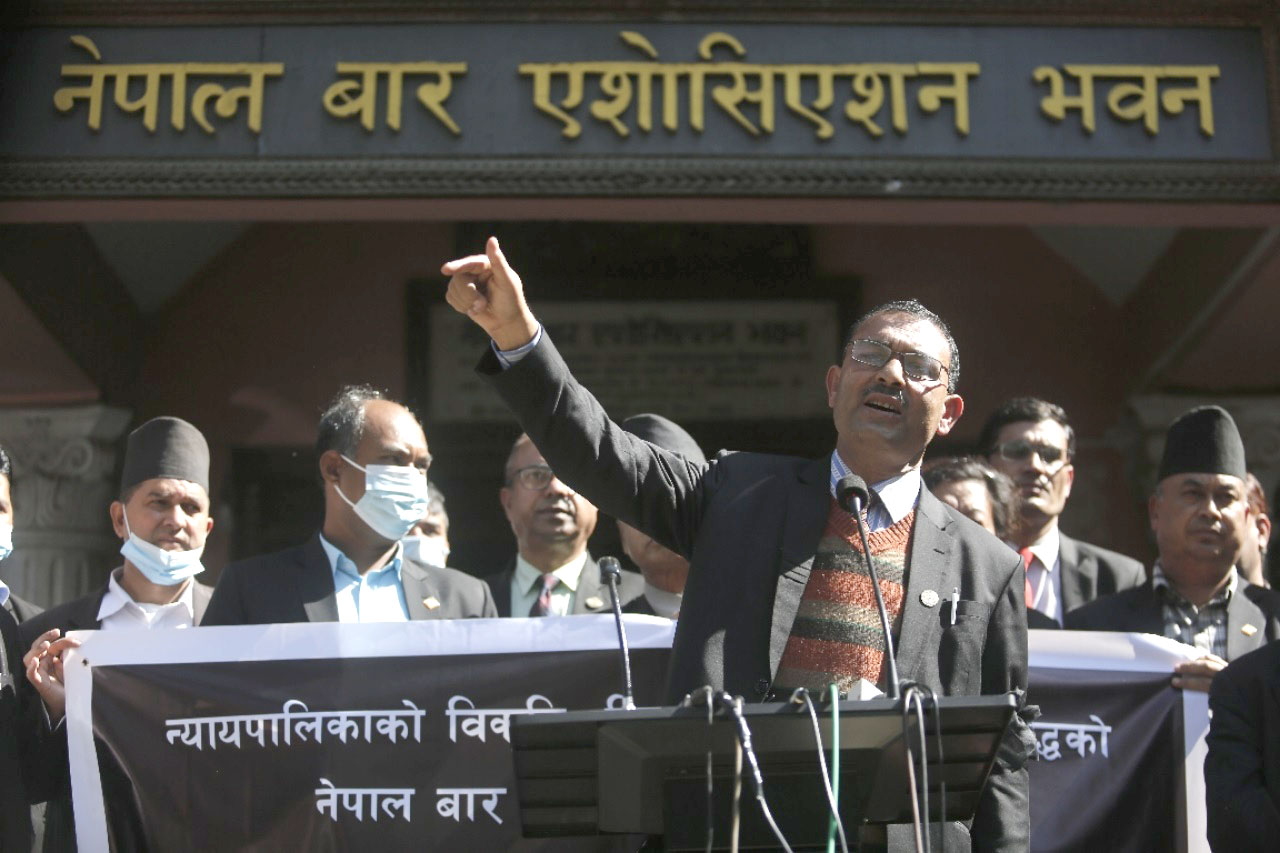 अख्तियारले अदालतको न्यायिक स्वन्त्रतामा आघात पुर्‍यायो : बार