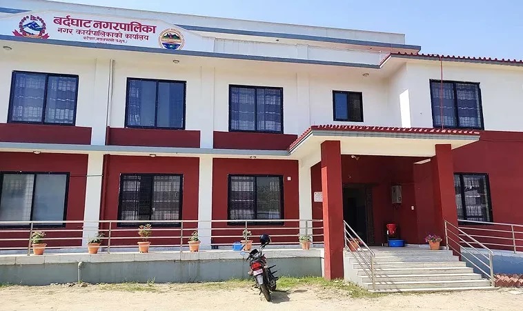 राज्यकोषबाट सुविधा लिनेले छोराछोरी सामुदायिक विद्यालयमा पढाउनुपर्ने