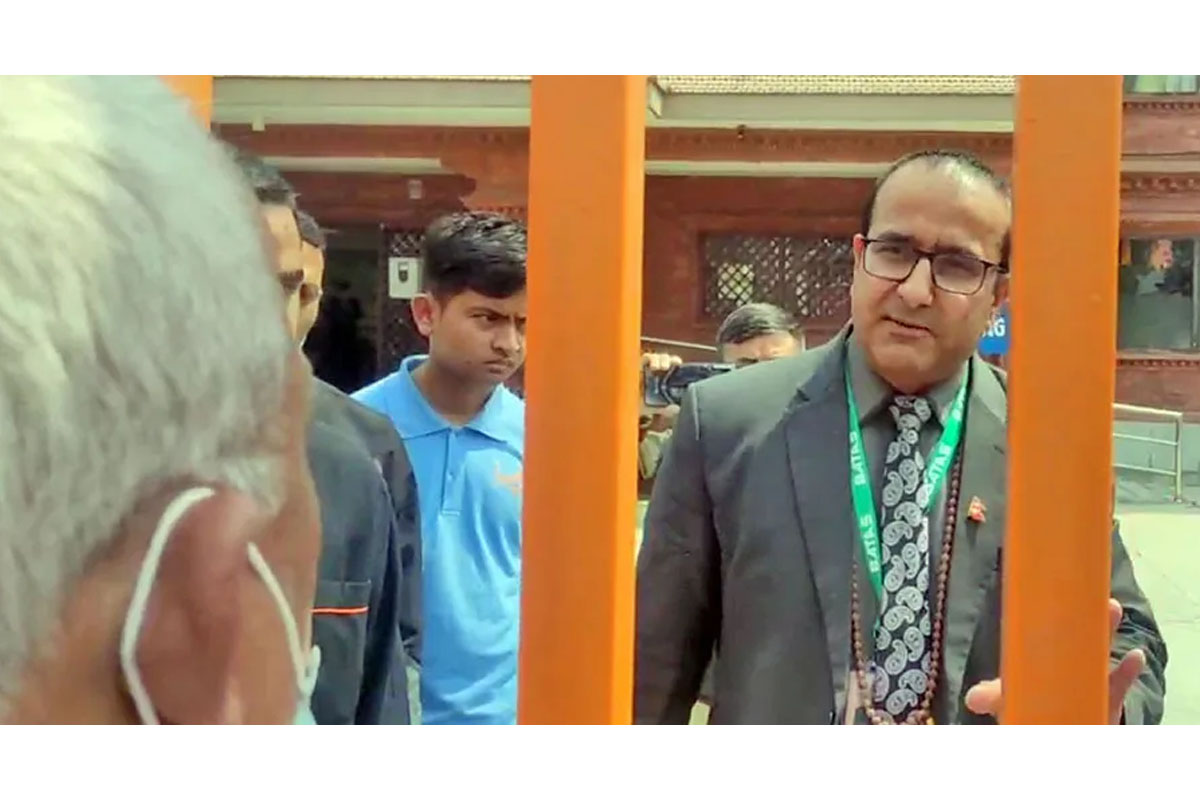पशुपति धर्मशालामा बतास समूहले चलाएको होटलमा सरकारी ताला