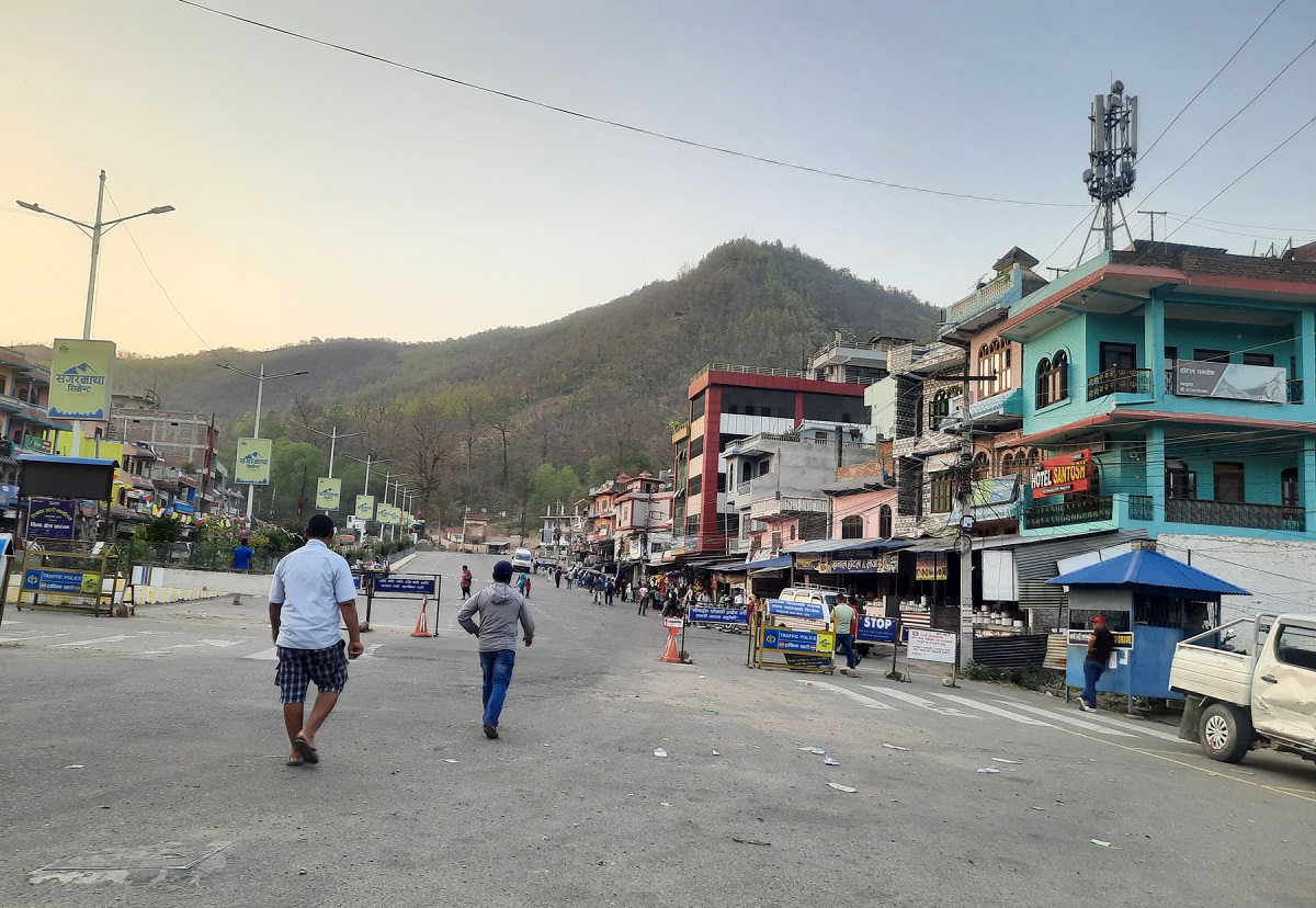 लुम्बिनी प्रदेशको राजधानी दाङको भालुवाङ बजार