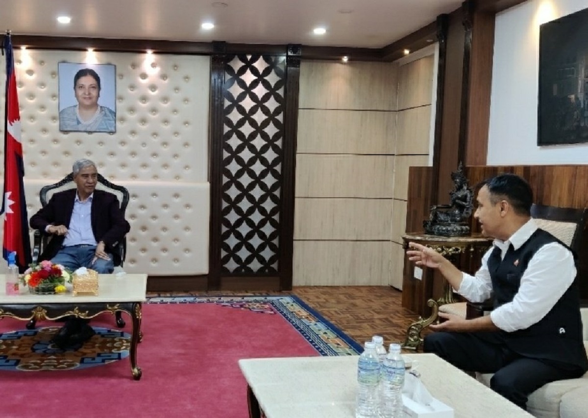 महामन्त्रीमा उम्मेदवारी घोषणापछि देउवासँग विश्वप्रकाशको छलफल