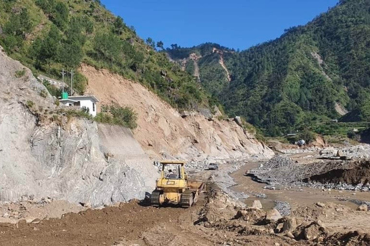 बिपी राजमार्ग पुनर्निर्माणमा साढे ९ अर्ब खर्च लाग्ने, स्रोत सुनिश्चित नहुँदा ठेक्का अन्योलमा