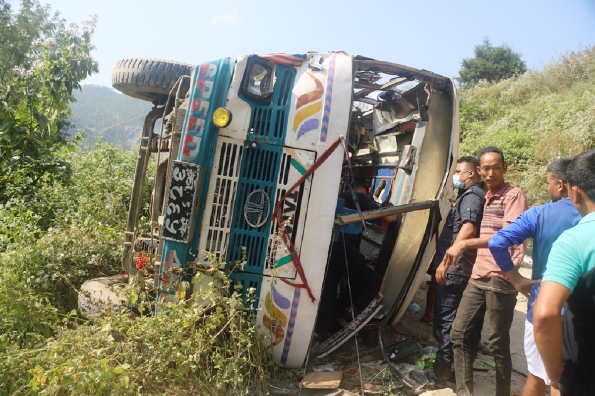 पाँचथर बस दुर्घटना : घाइते दुई जनाको मृत्यु