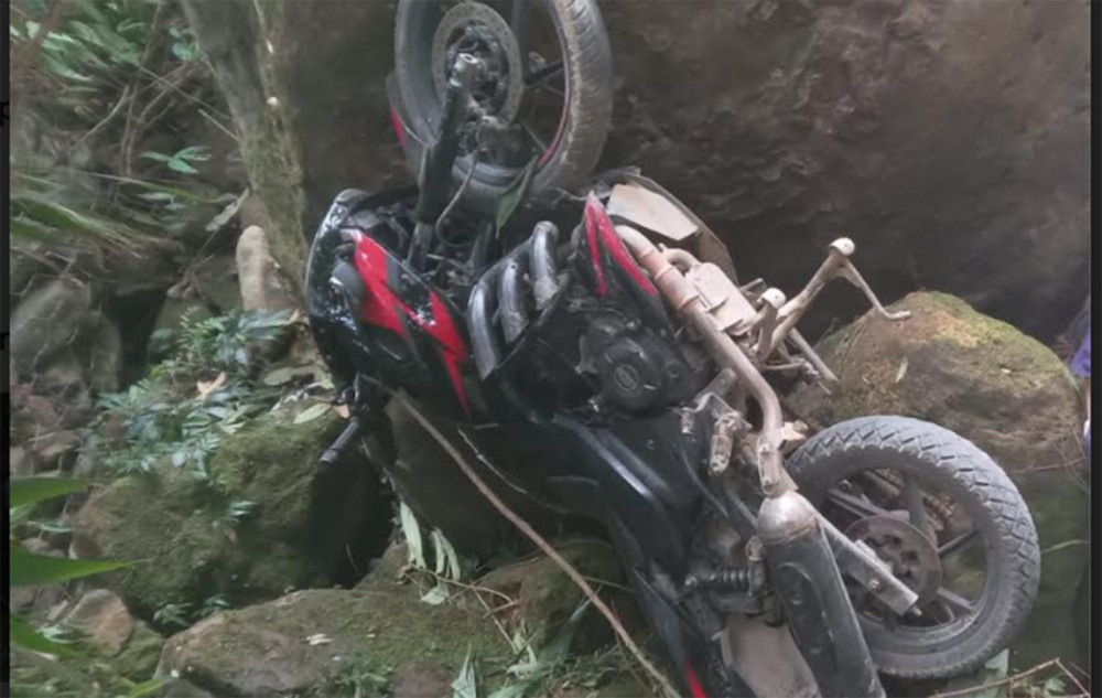 मोटरसाइकल दुर्घटनामा एकै परिवारका तीन जनाको मृत्यु