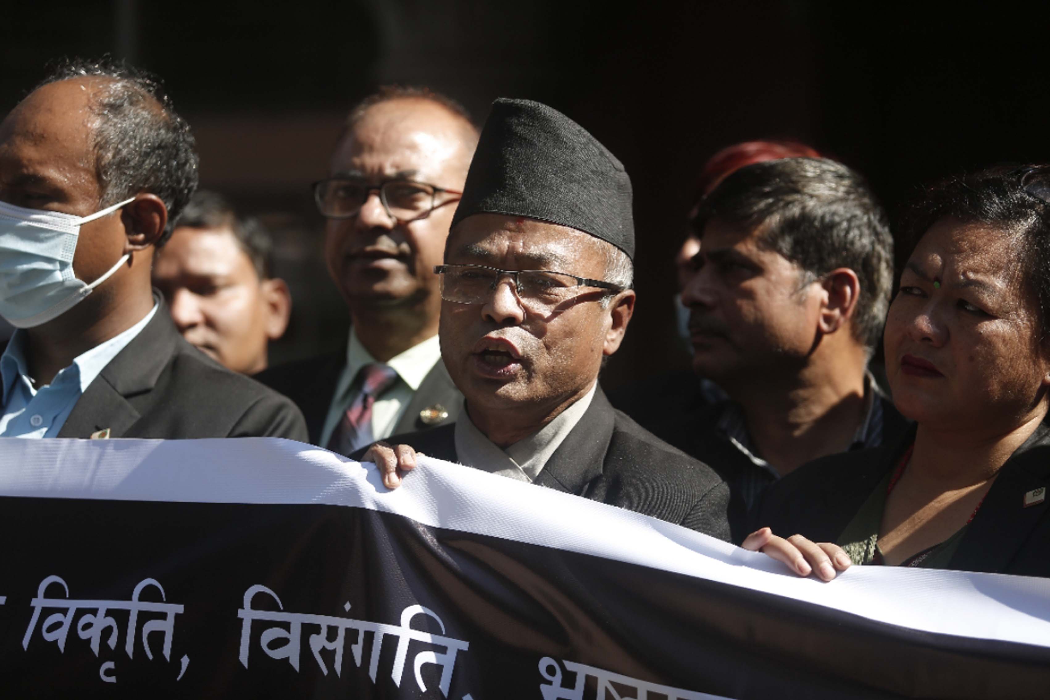 बार थप आन्दोलित, उपत्यकाका अदालतमा दुई घन्टा धर्ना