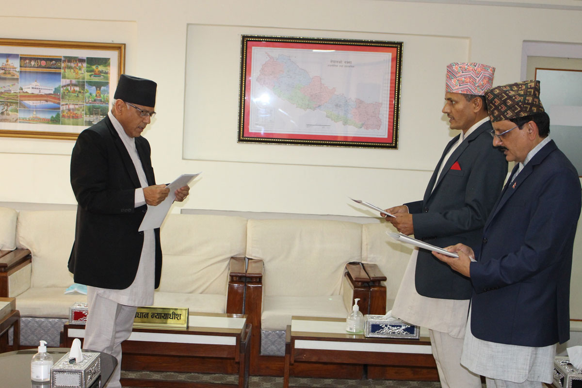 राष्ट्र बैंकका सञ्चालकद्वयले लिए शपथ