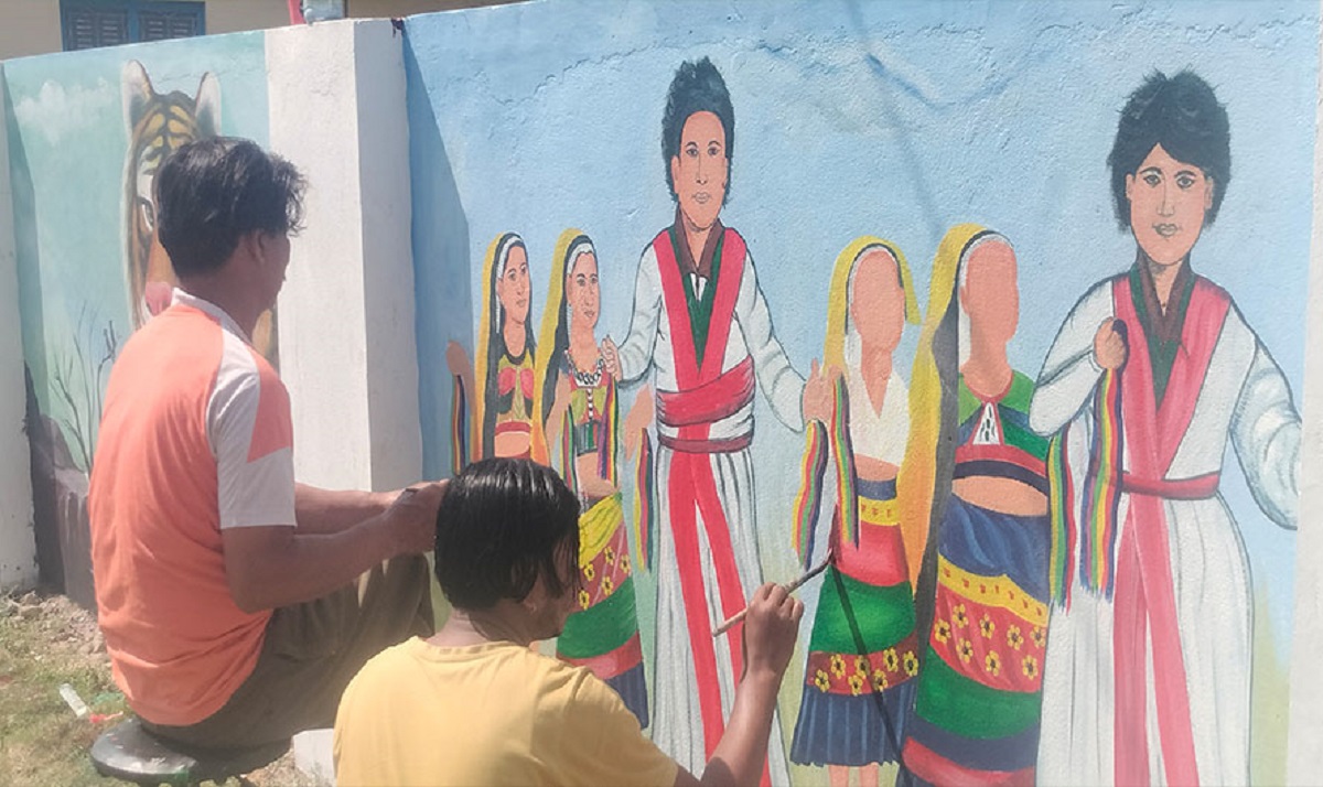 प्रविधिले ‌ओझेल पार्दैछ भित्ते चित्र