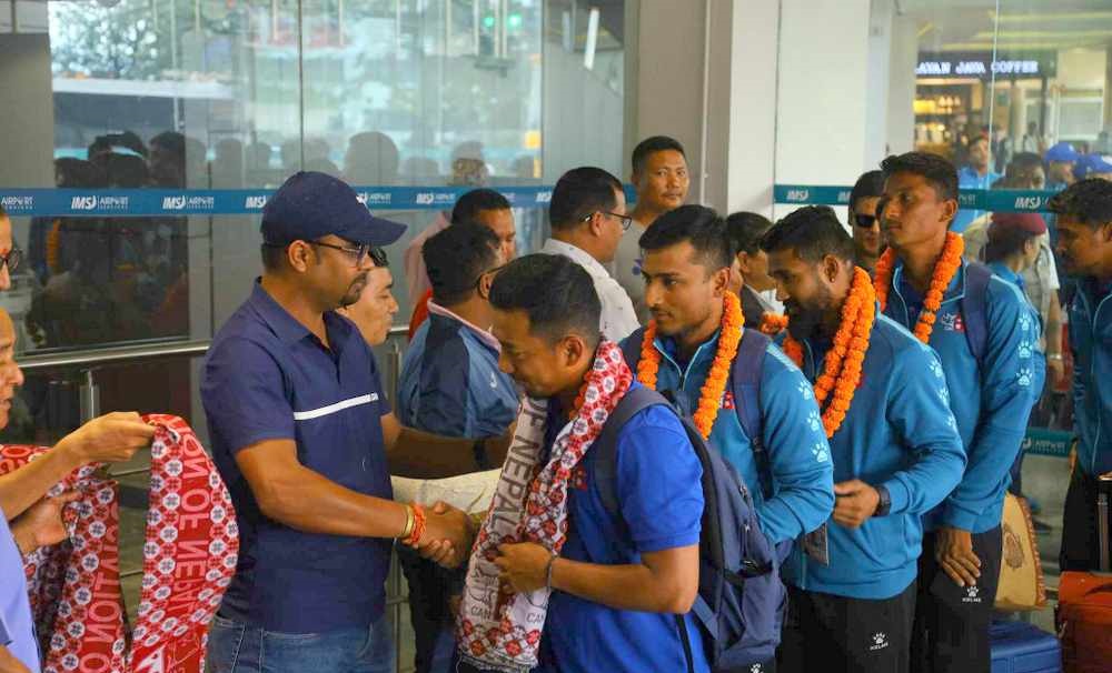 नेपाली क्रिकेट टोली स्वदेश फर्कियो, विमानस्थलमा जयजयकारसहितको स्वागत