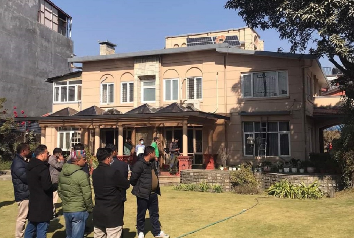 बालुवाटारबाट बाहिरिए निवर्तमान प्रधानमन्त्री देउवा