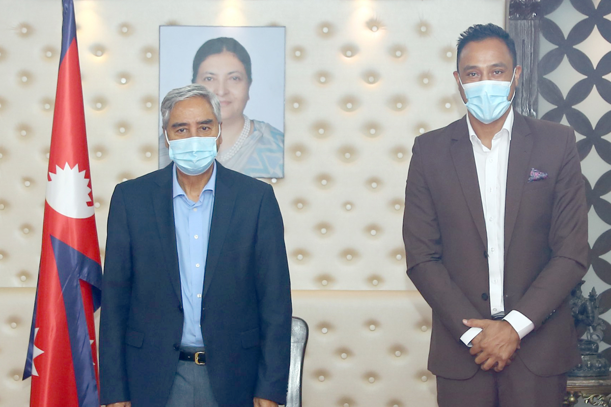 पारस खड्काले भेटे प्रधानमन्त्री देउवा