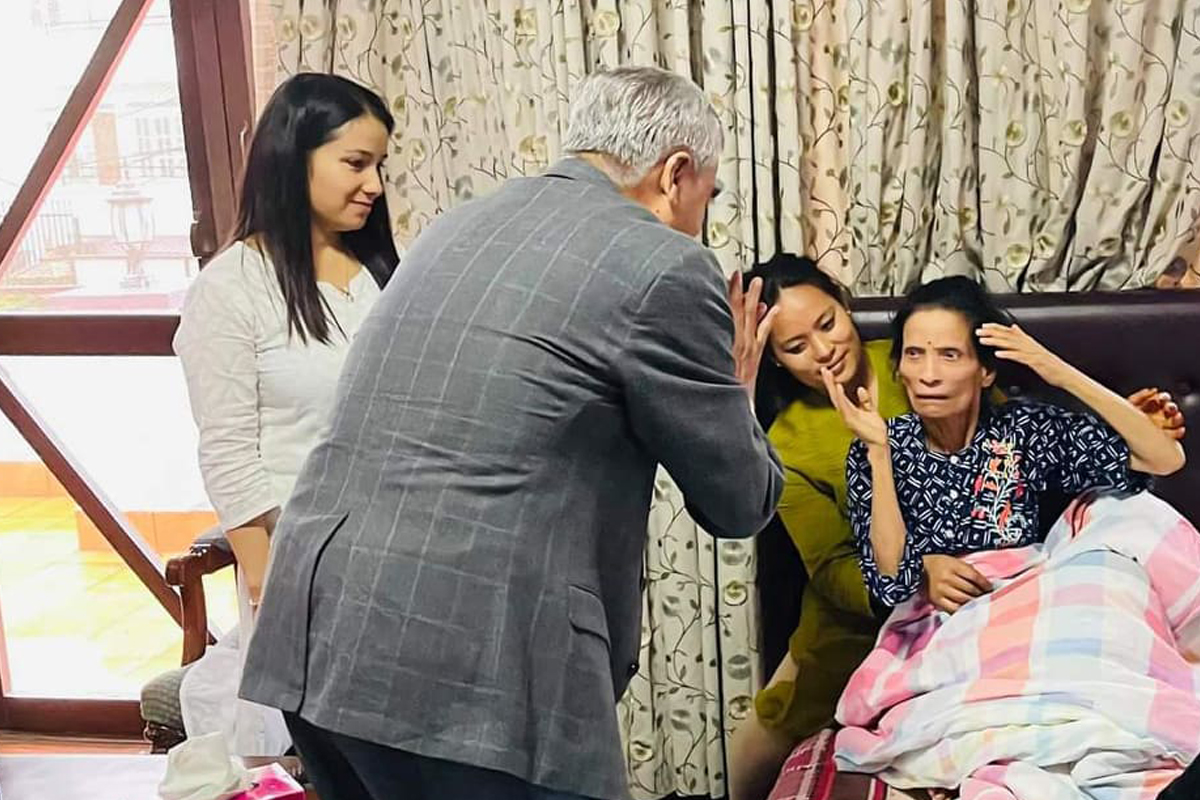 प्रचण्डपत्नी सीतालाई प्रधानमन्त्री देउवाको नमस्कार