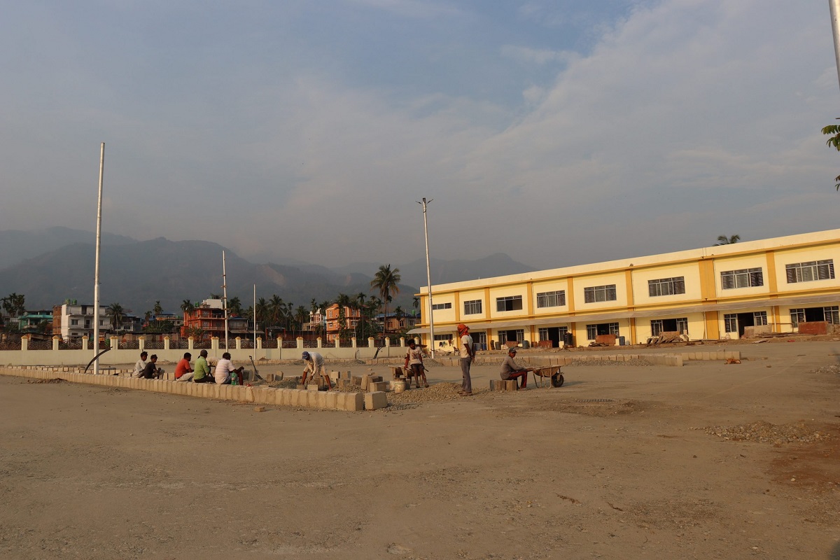 निर्माणाधीन धरान बसपार्कको काम अन्तिम चरणमा