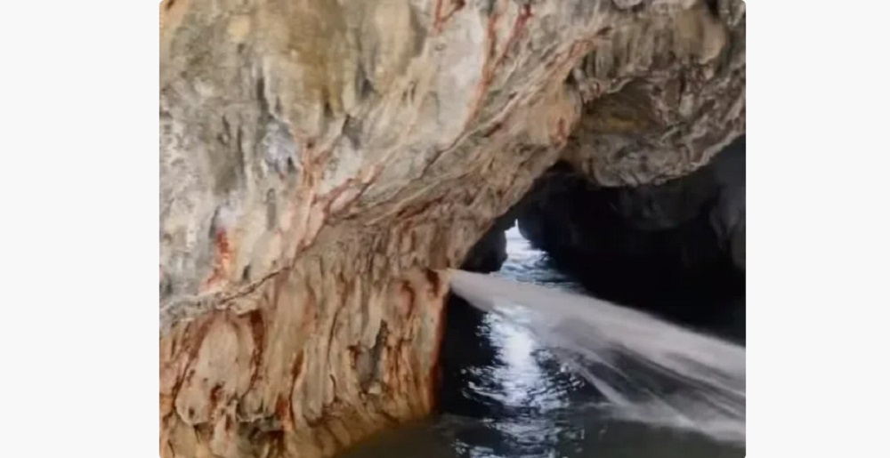 खेर गइरहेको छ ढि खोलाको तातोपानी