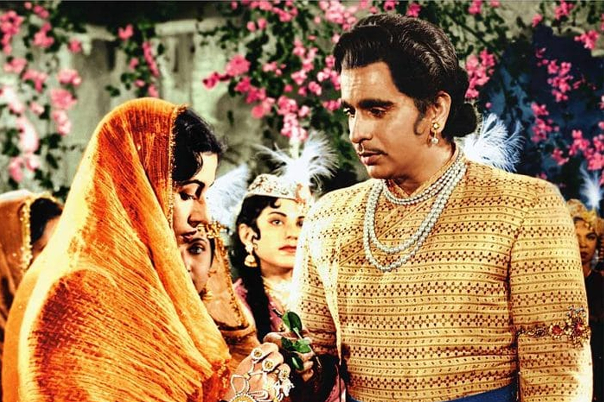 दिलीप कुमार भनेपछि हुरुक्कै हुन्थे हिरोइन
