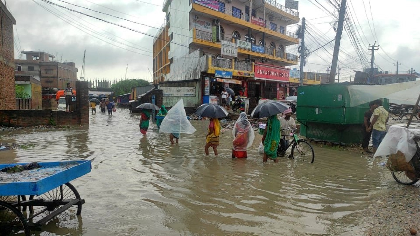 अविरल वर्षाका कारण जनकपुर-१० मा अधिकांश घर जलमग्न