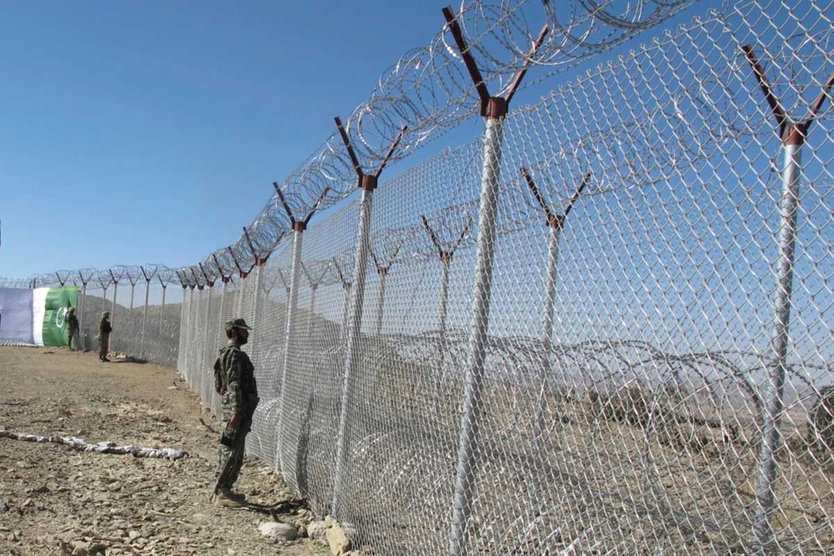 तालिबानद्वारा डुरान्ड लाइनमा रहेको पाकिस्तानको काँडेतार ध्वस्त