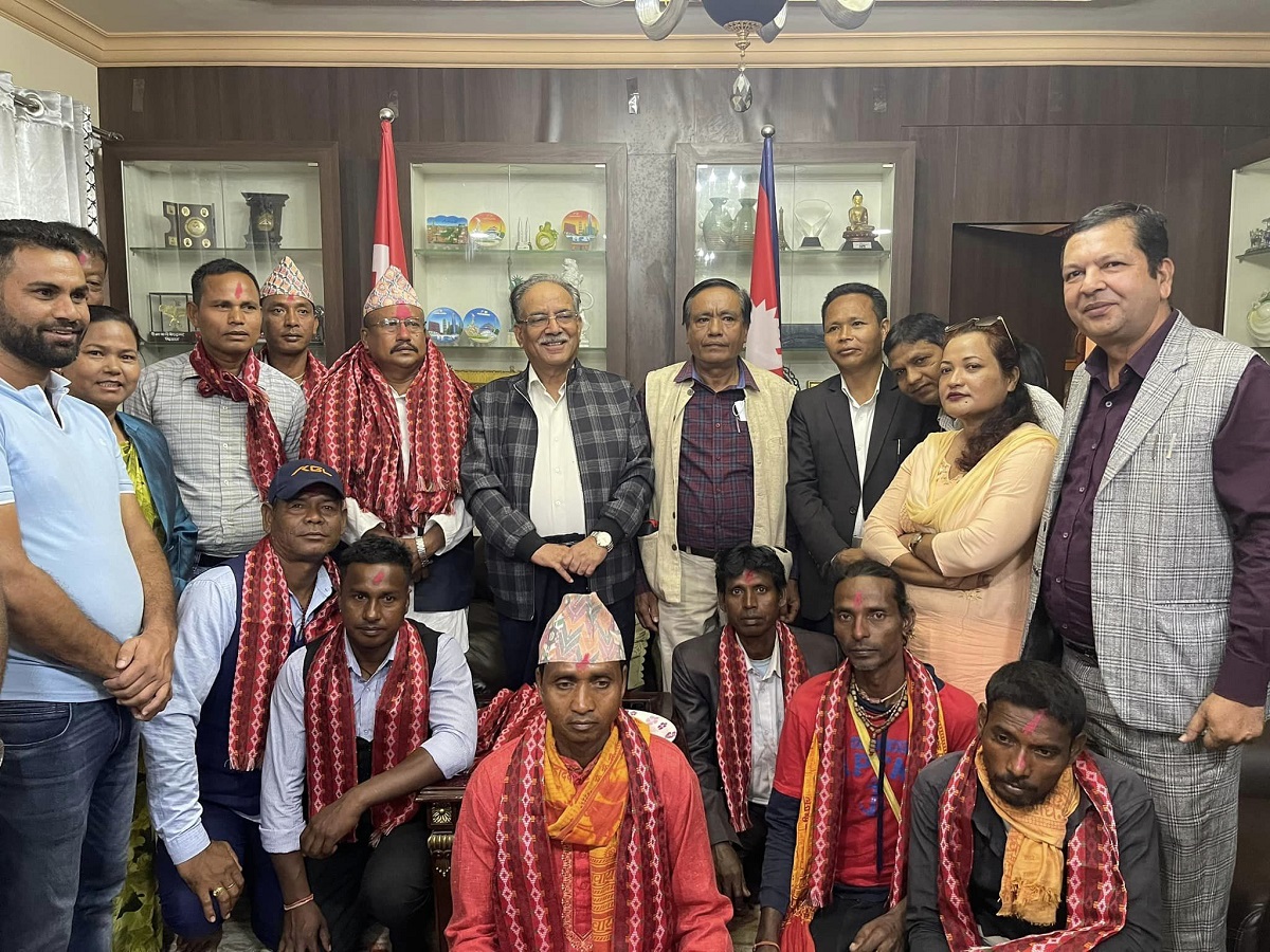 इटहरीका पूर्वमेयर द्वारिकलाल चौधरी माओवादीमा प्रवेश