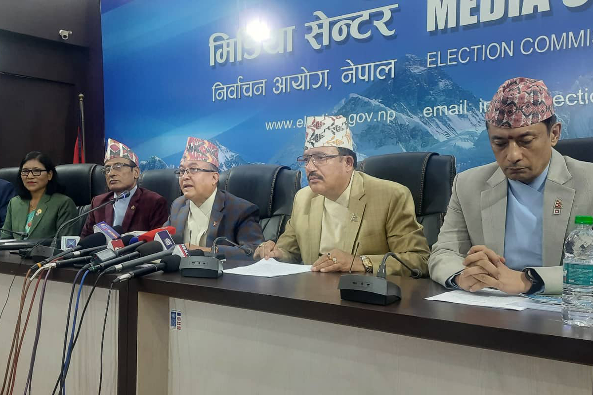 कर्मचारी, सुरक्षाकर्मी र कैदीबन्दीलाई पनि मतदानको व्यवस्था मिलाउँछौं : आयोग
