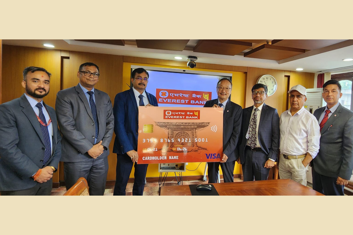 एभरेष्ट बैंकको भिसा डेबिट कार्ड नयाँ स्वरुपमा
