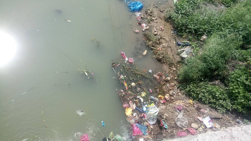 खोलामा फोहोर फाल्नेलाई जरिवाना