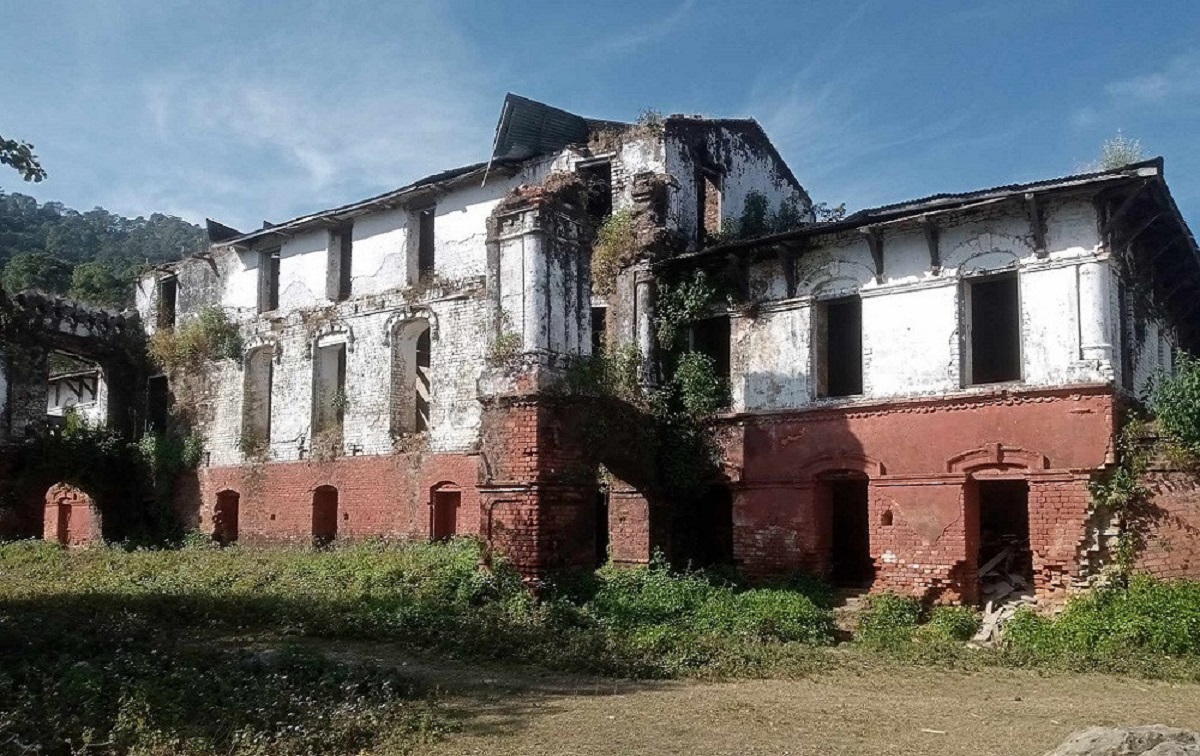 संरक्षणको अभावमा जीर्ण बन्दै गर्भा दरबार