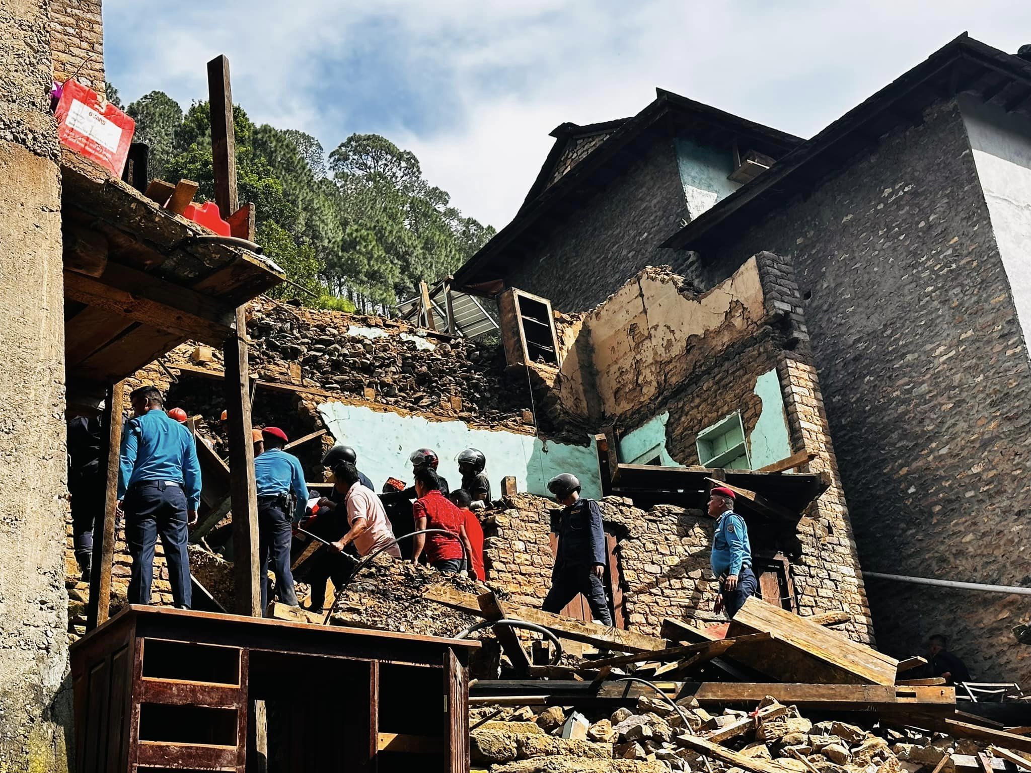 घर भत्काउँदा बागलुङमा एक जनाको मृत्यु, ११ घाइते