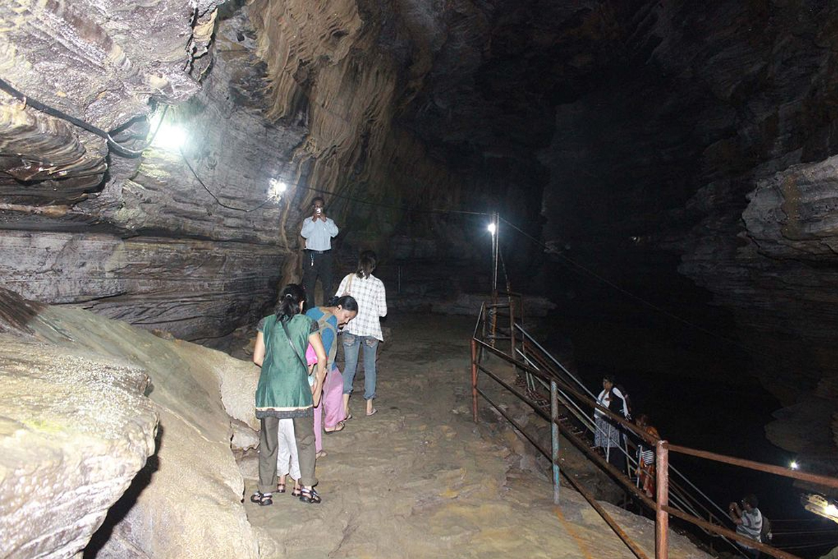पर्यटकका लागि गुप्तेश्वर महादेव गुफा खुल्ला