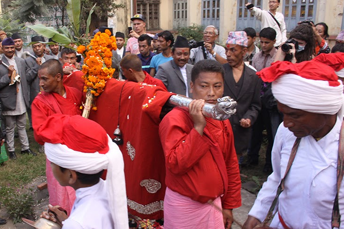 हेटौंडामा धार्मिक विधिपूर्वक फूलपाति भित्र्याइयो