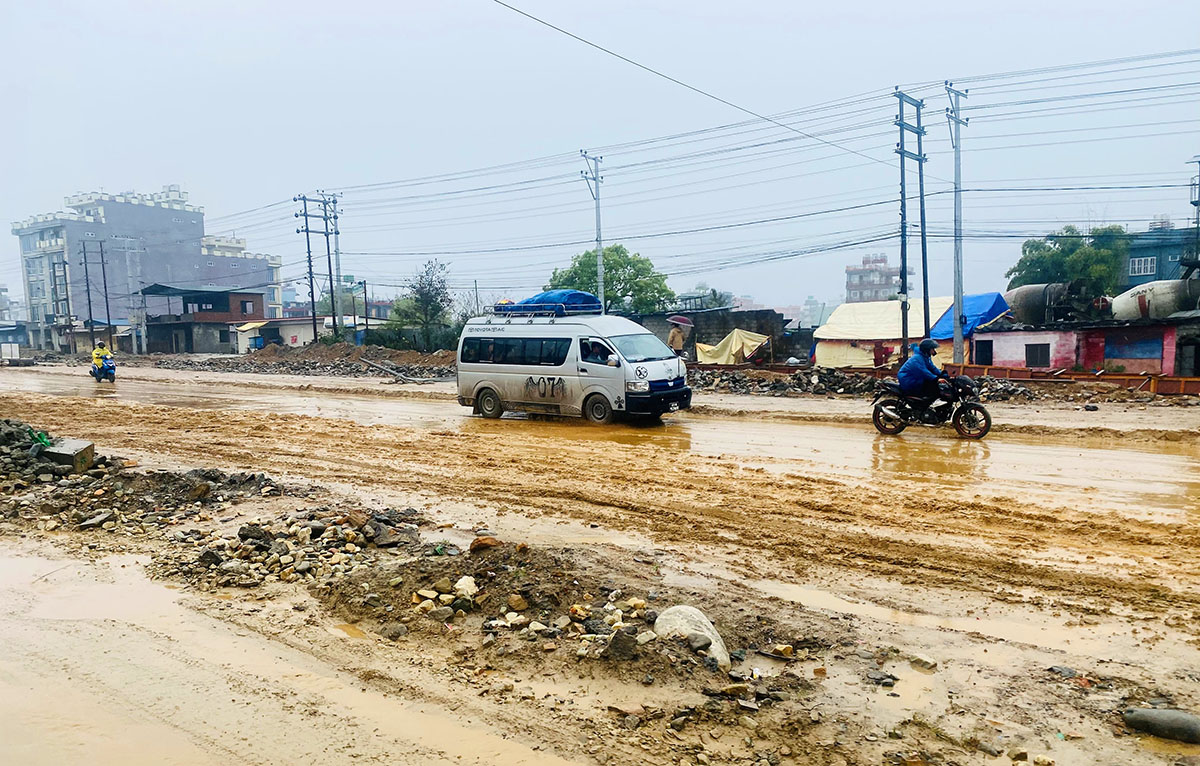 पर्यटकीय राजधानी जोड्ने राजमार्गको यो हालत