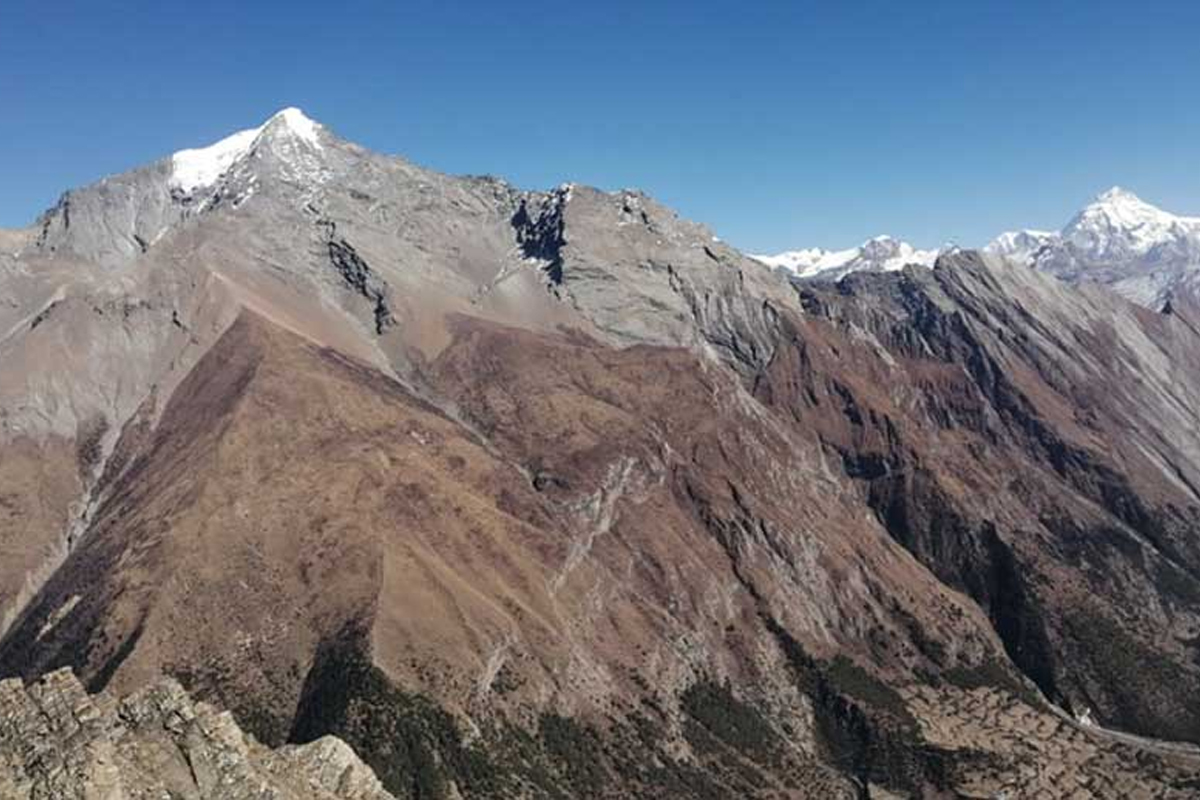 मंसिरमै सेताम्मे देखिने हिमाल माघमा पनि नांगै