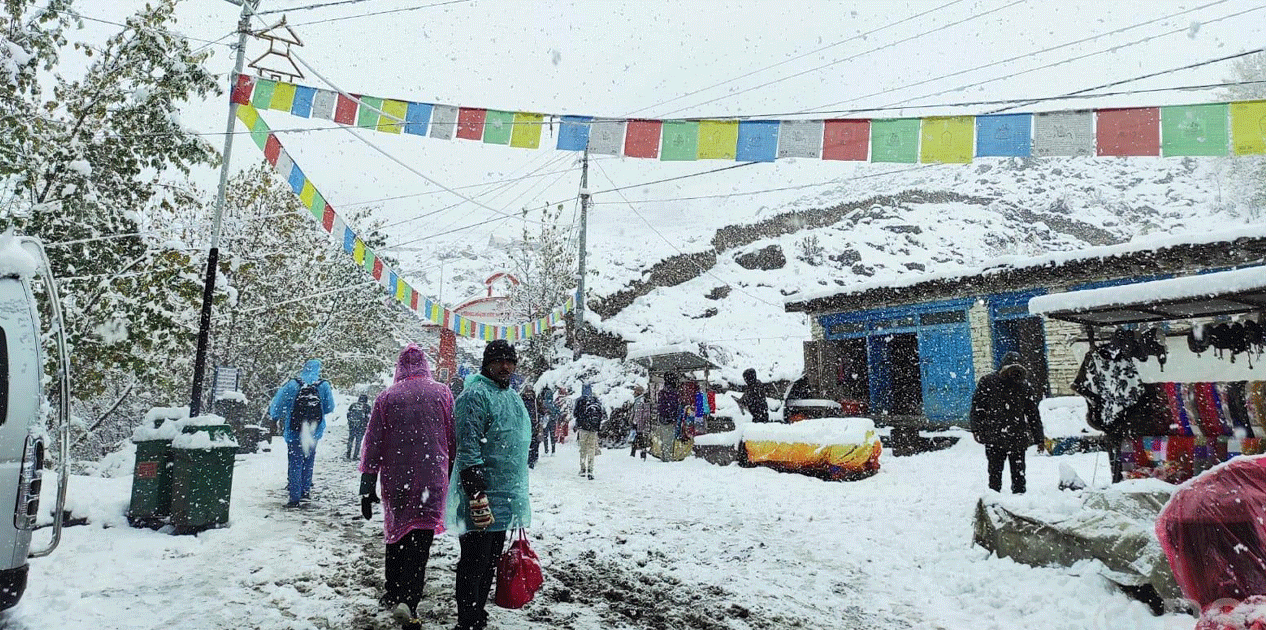 मुस्ताङमा कात्तिकमै हिमपात, कागबेनीदेखि मुक्तिनाथसम्मको यात्रा नगर्न आग्रह