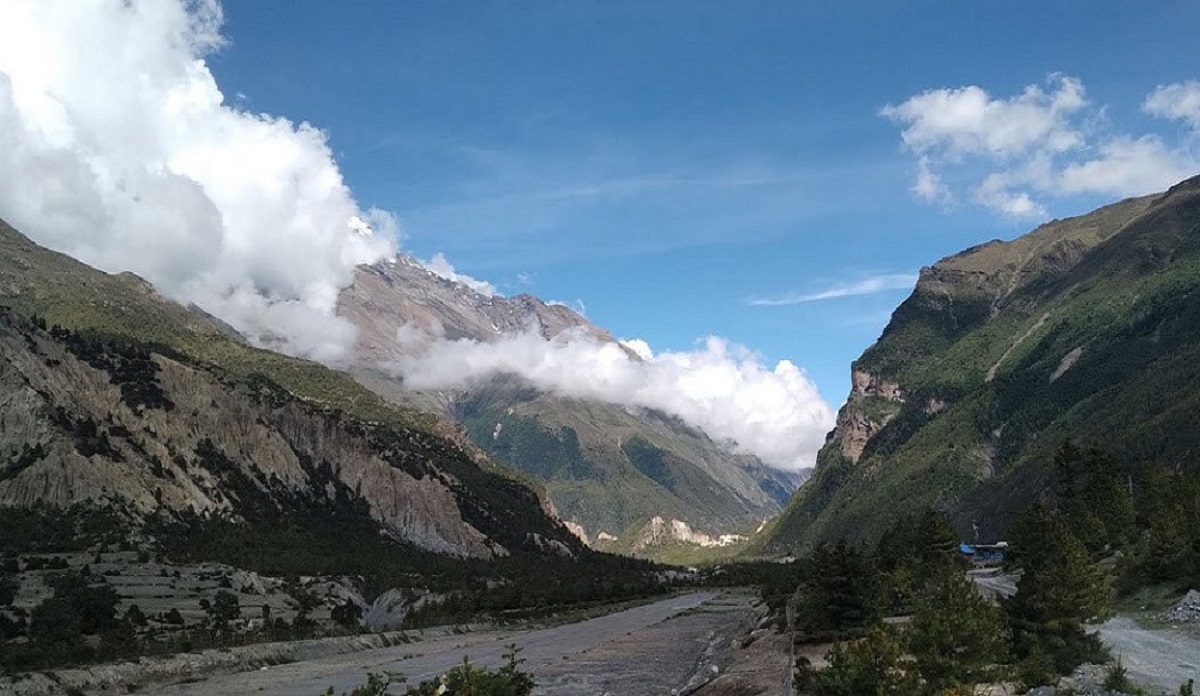 परीक्षण उडानमै सीमित मनाङको हुम्डे विमानस्थल