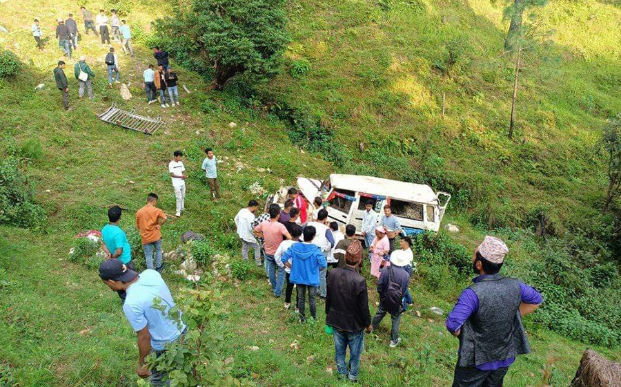 जिप दुर्घटनामा दुईको मृत्यु, कारण अत्यधिक लोड 