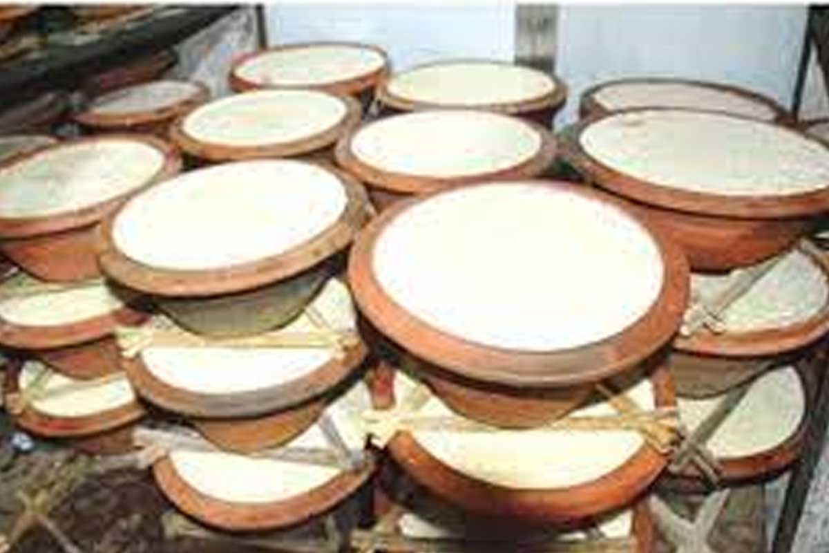 जुजु धौको माग दोब्बर, दूध गुणस्तरीय नहुँदा उत्पादनमा समस्या