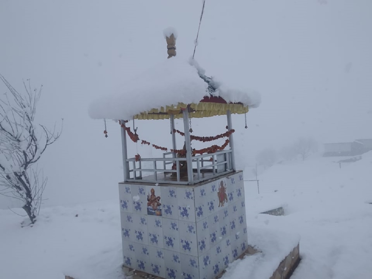 तस्बिरमा हिउँ ओढेको जुम्ला