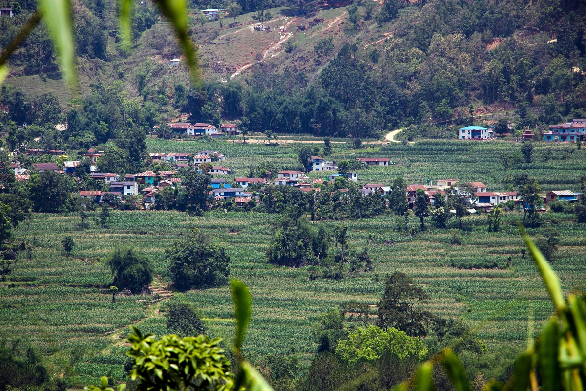 पर्वतको मुडिकुवाबाट देखिएको बागलुङको कैयागाउँ