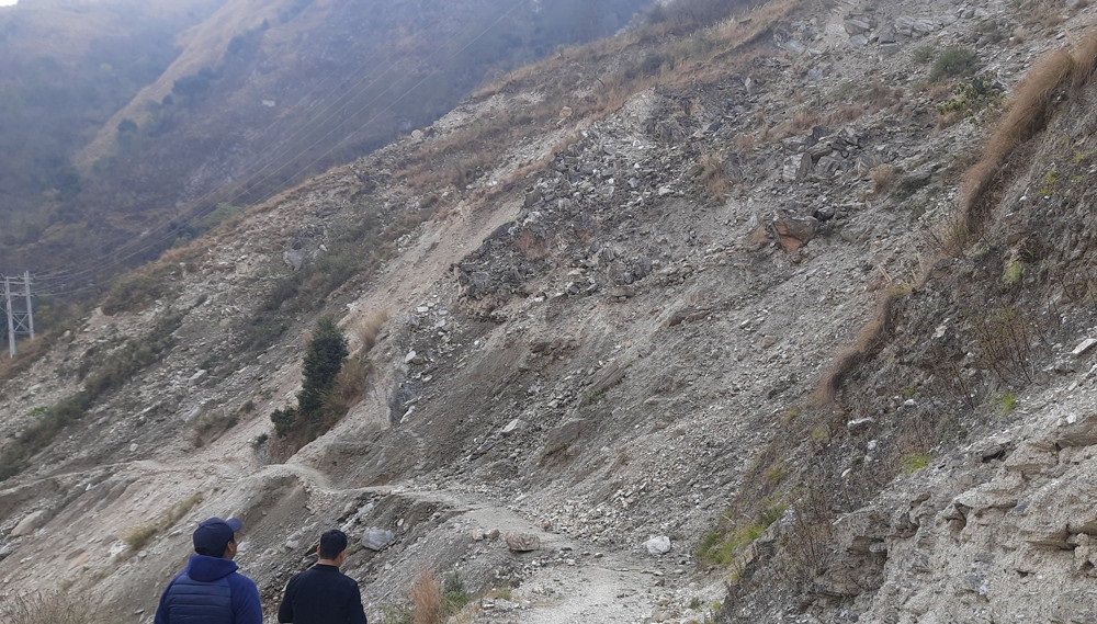 कालीगण्डकी करिडोरको बेनी-जोमसोम खण्डमा पहिरो नियन्त्रण गर्न बजेट अभाव