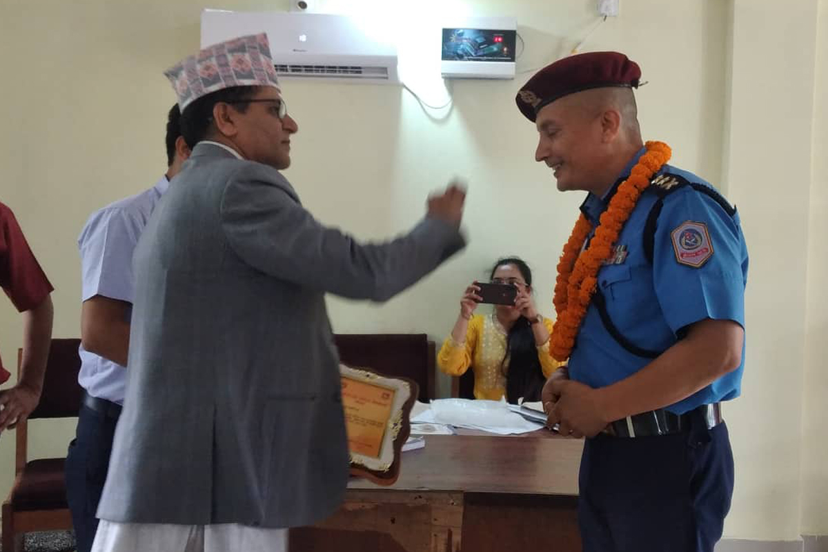 कपिलवस्तुका एसपी कार्की सम्मानित