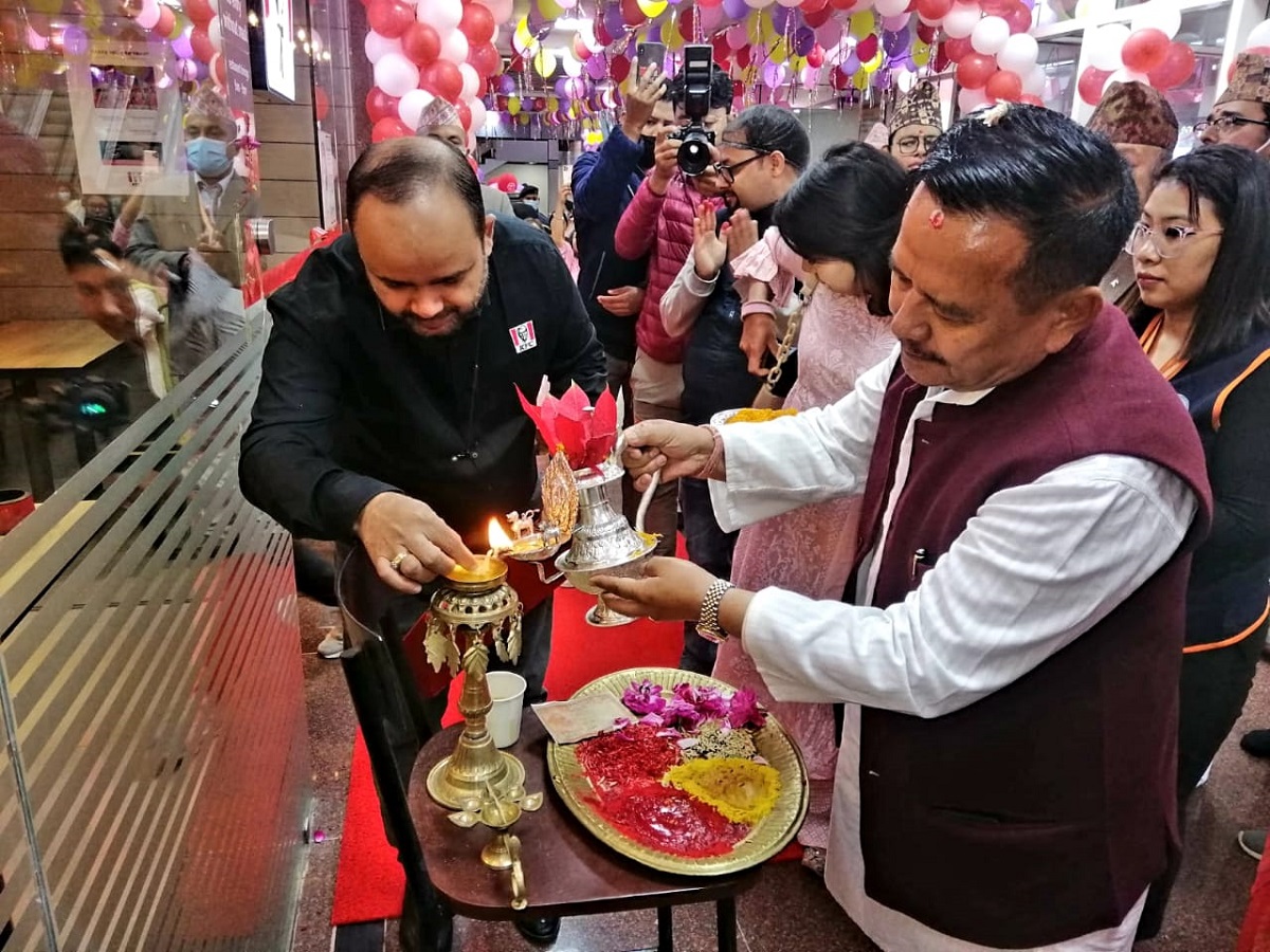 केएफसीको १३ औं शाखा हेटौंडामा