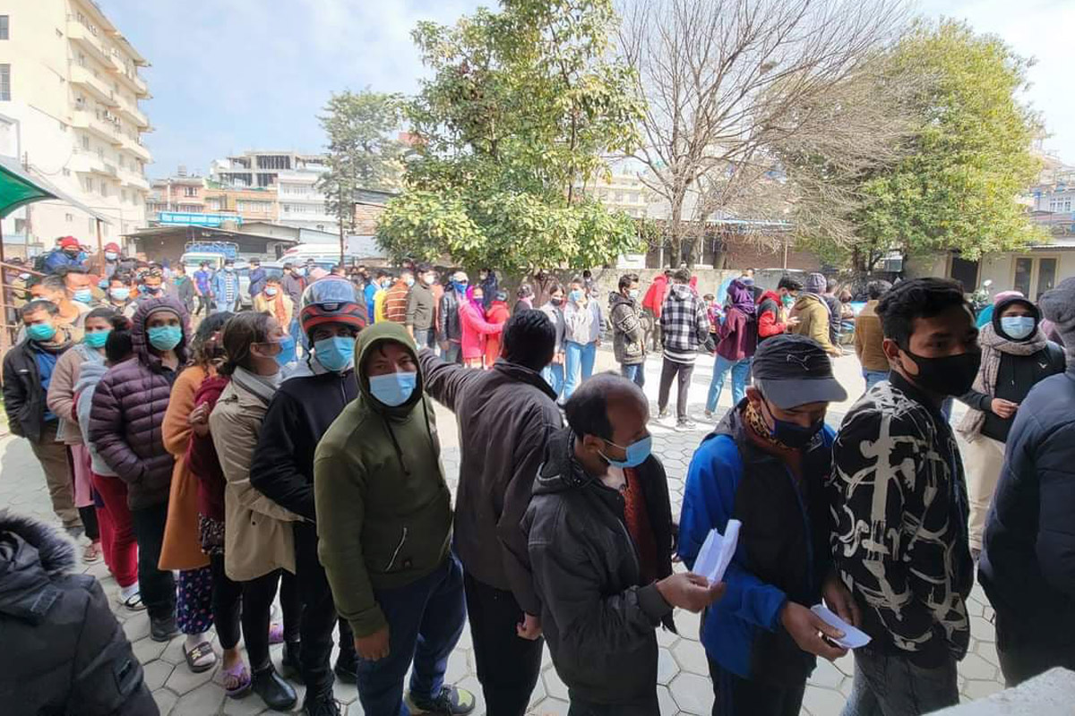 खोप केन्द्रमा चाप उस्तै [तस्बिरहरू]