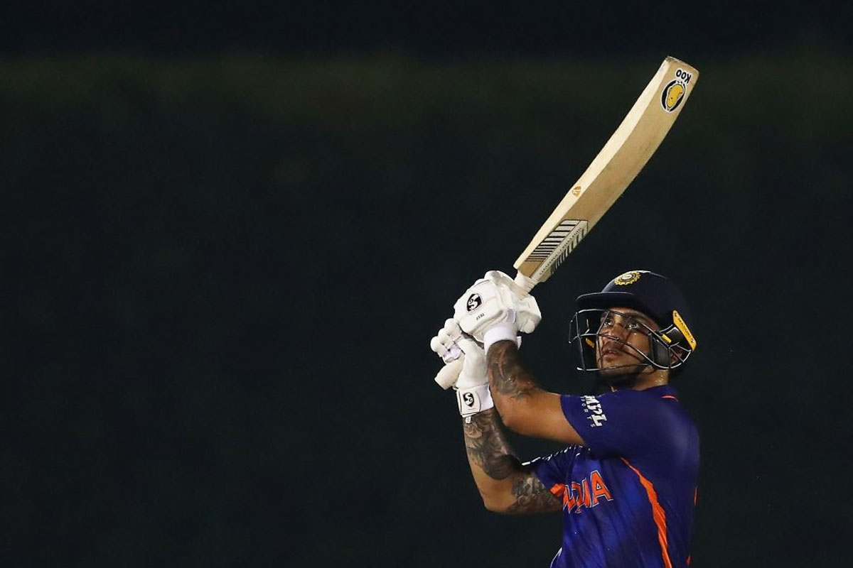 किशन कीर्तिमानी मूल्यमा मुम्बई फर्किए