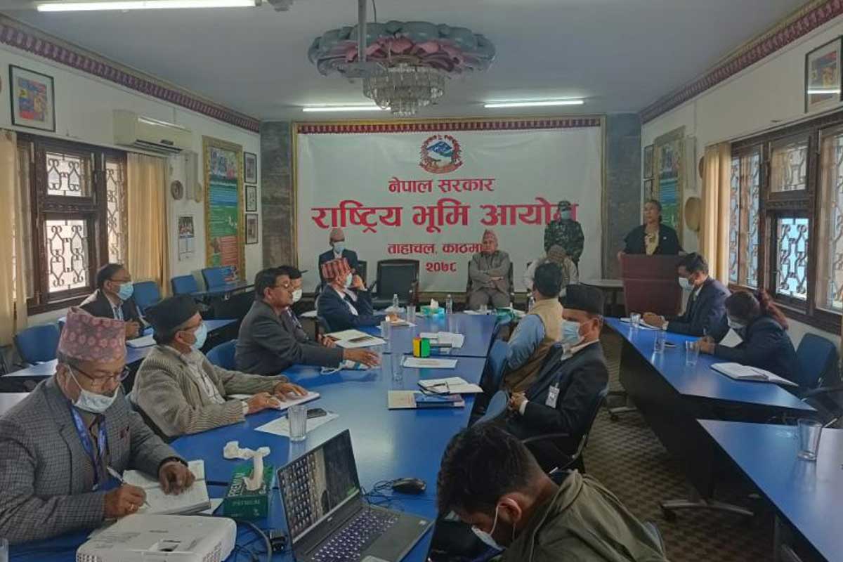भूमिहीनको समस्या छिटोभन्दा छिटो समाधान गर्न मन्त्री श्रेष्ठको निर्देशन