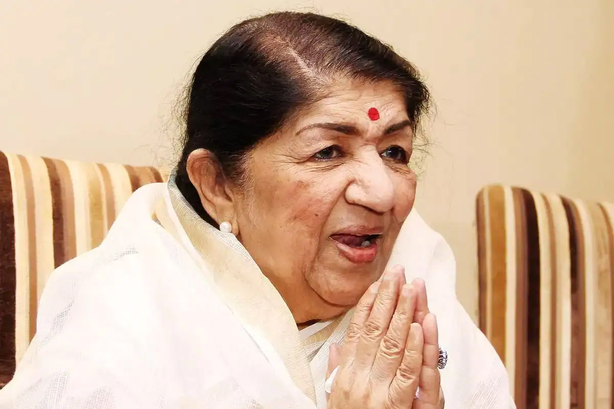 कोरोना संक्रमण भएपछि लता मंगेशकर आईसीयूमा