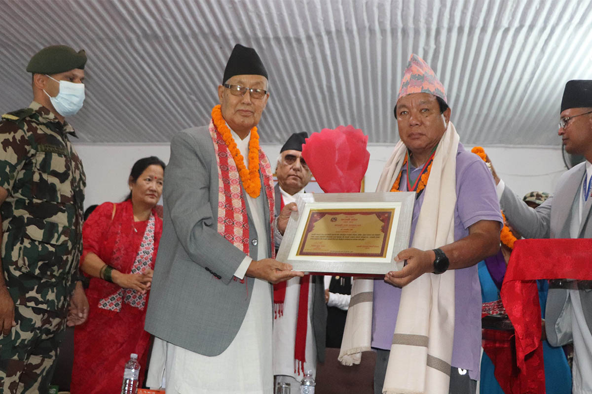 महावीर पुन गण्डकी रत्नबाट सम्मानित