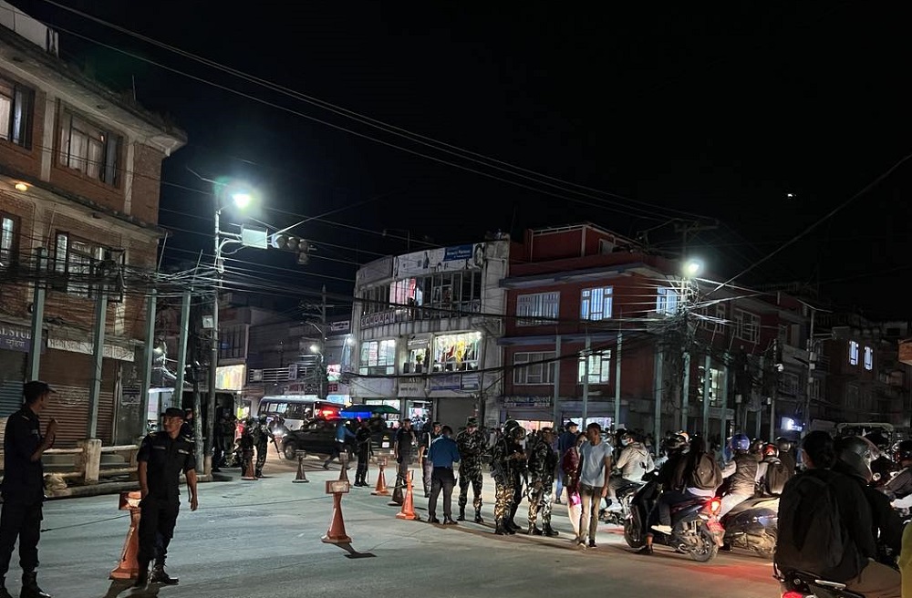 काठमाडौंको महाराजगन्ज चोकमा शंकास्पद वस्तु फेला